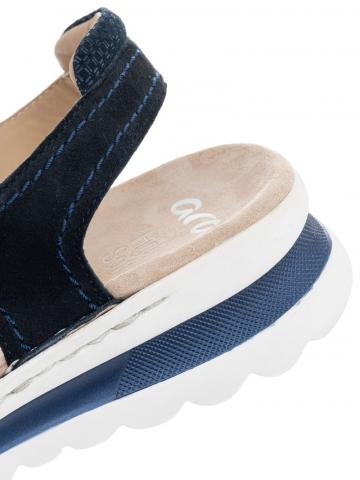 Босоножки на танкетке