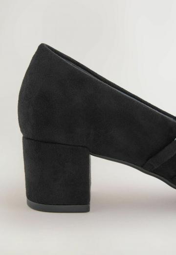 Туфли с ремешком