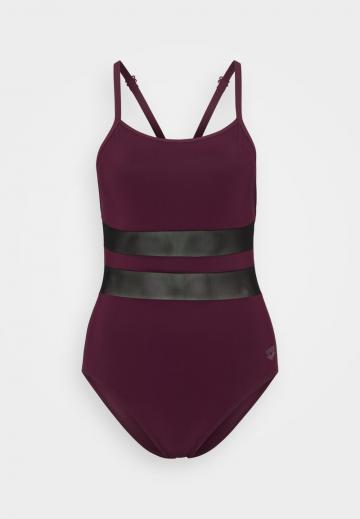 Слитный купальник