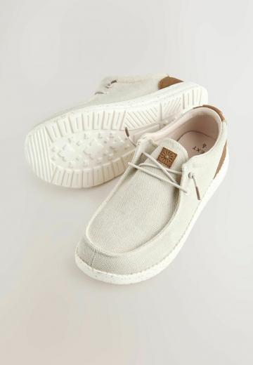 Ботинки на шнуровке