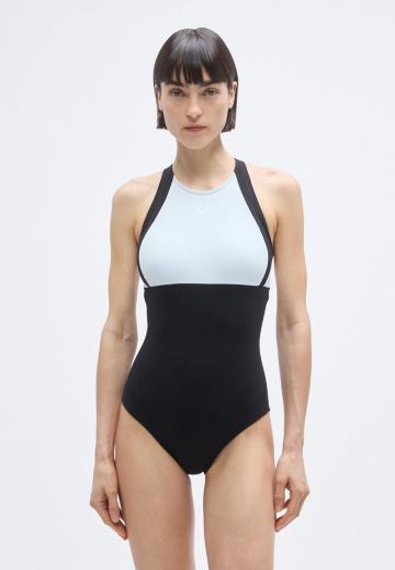 Слитный купальник