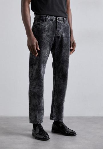 Прямые джинсы