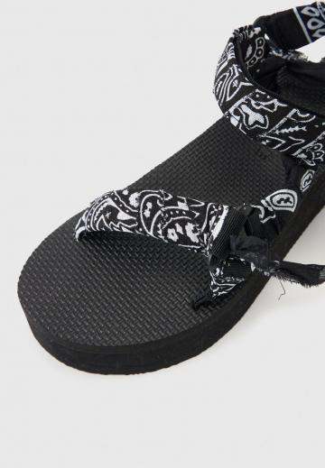 Босоножки на платформе