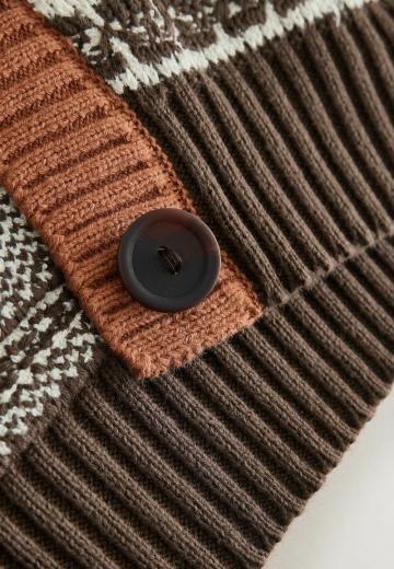 Вязаный жилет