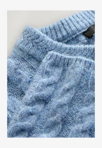 Вязаное платье