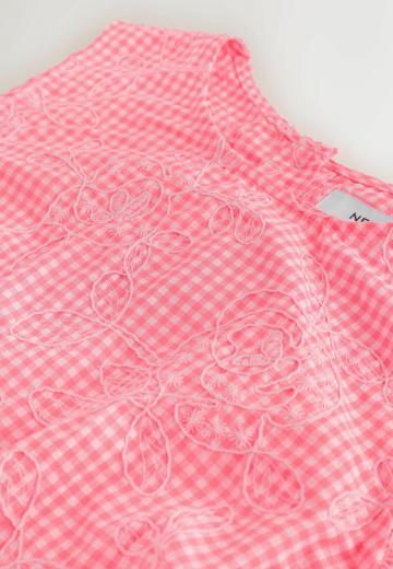 Блузка без рукавов