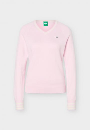 Пуловер с вырезом V
