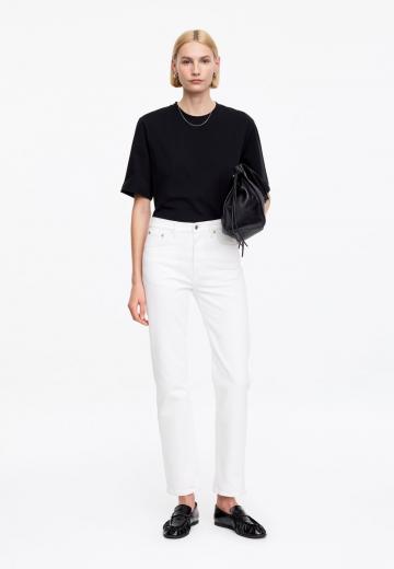 Прямые джинсы