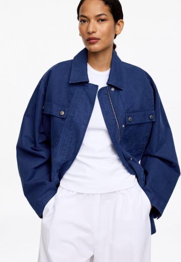 Куртка с накладнымит карманами