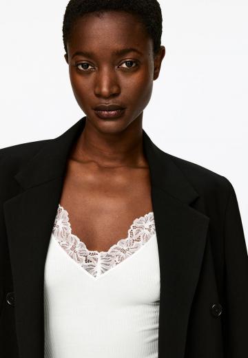 Топ на бретельках