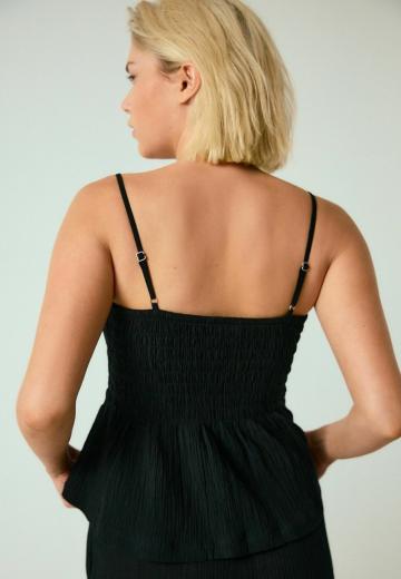 Топ на бретельках