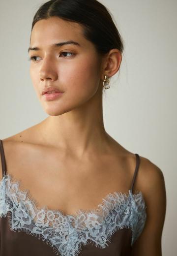 Топ на бретельках