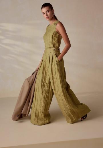 Блузка без рукавов