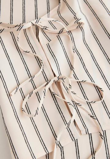 Блузка без рукавов