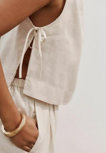 Блузка без рукавов