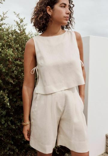 Блузка без рукавов