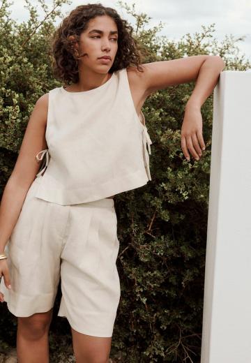 Блузка без рукавов