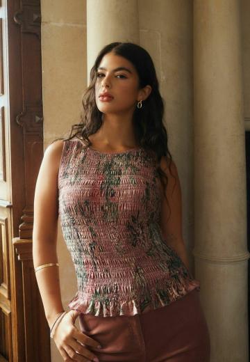 Блузка без рукавов