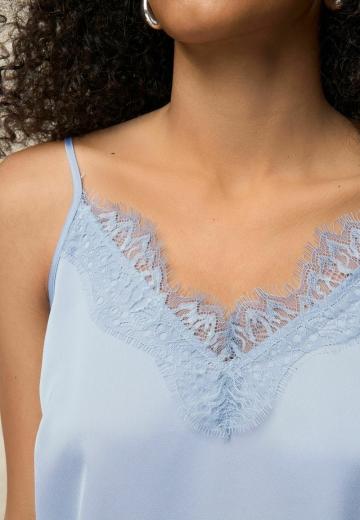 Топ на бретельках