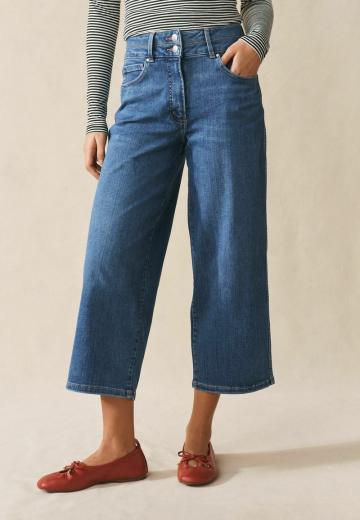 Короткие джинсы