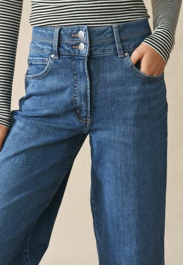 Короткие джинсы