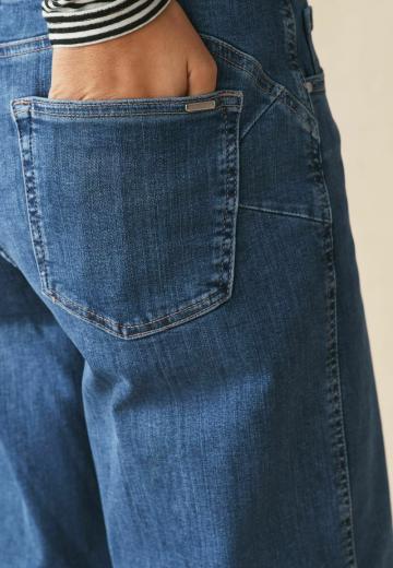 Короткие джинсы