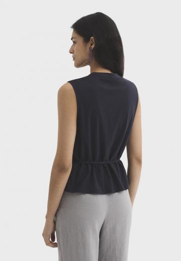 Блузка без рукавов