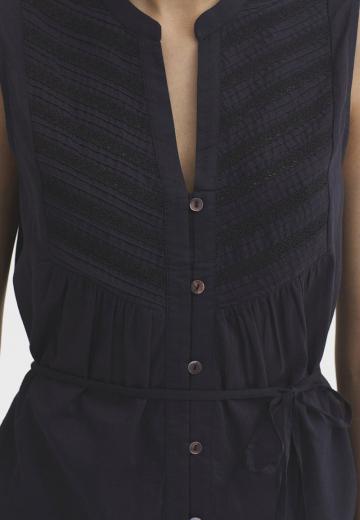 Блузка без рукавов