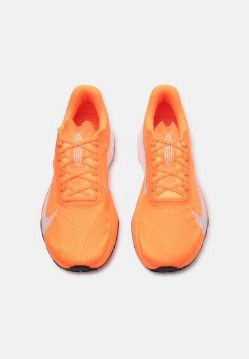 Беговые кроссовки