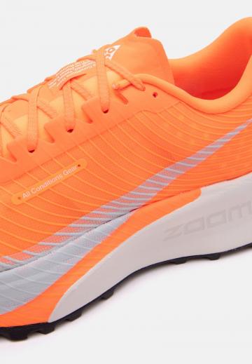 Беговые кроссовки