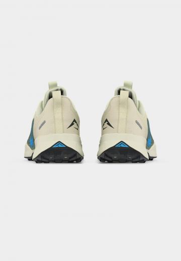 Беговые кроссовки