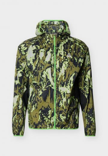 Спортивная куртка