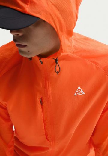 Спортивная куртка