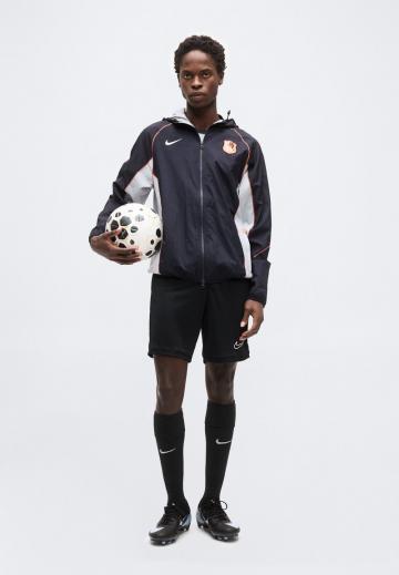 Спортивная куртка