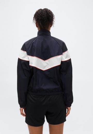Спортивная куртка