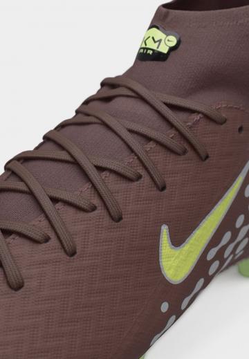 Футбольные бутсы