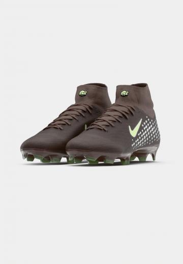 Футбольные бутсы