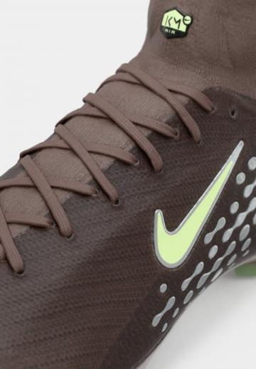 Футбольные бутсы