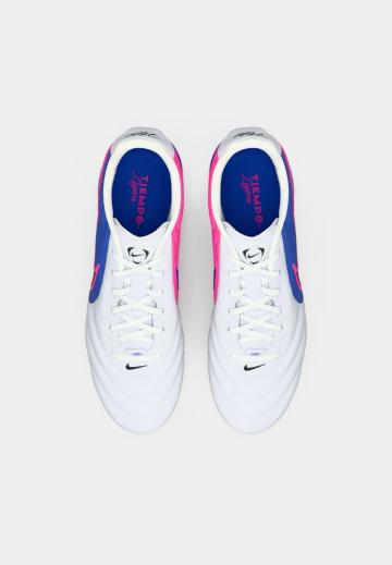 Футбольные бутсы