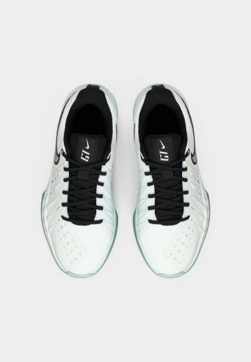 Баскетбольные кроссовки