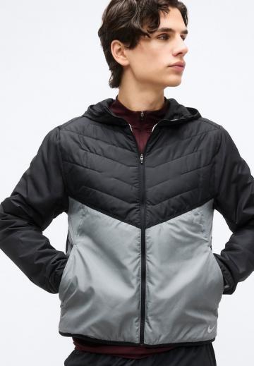 Спортивная куртка