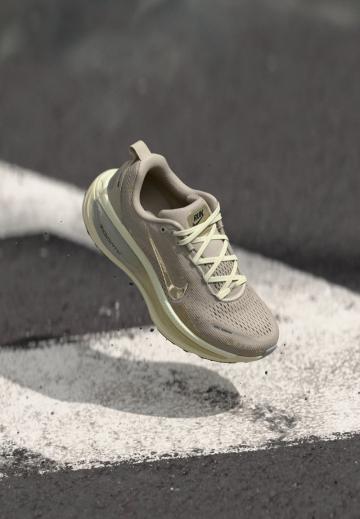 Беговые кроссовки