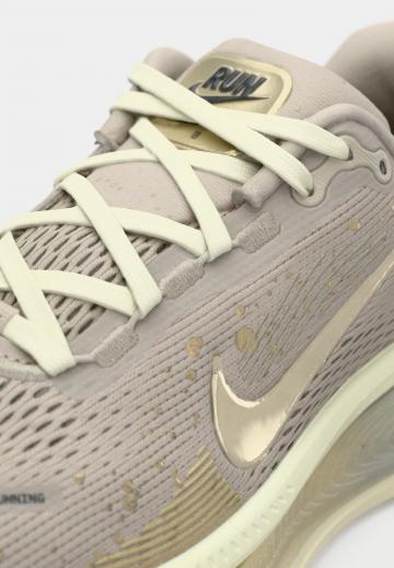 Беговые кроссовки