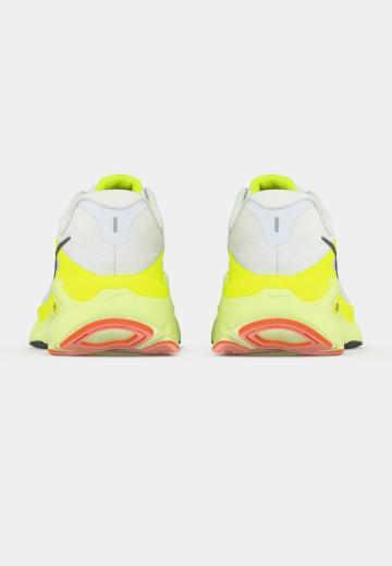 Беговые кроссовки