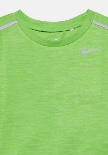 Спортивные шорты