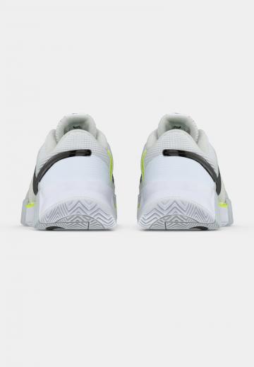 Теннисные кроссовки