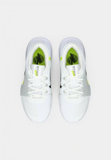 Теннисные кроссовки