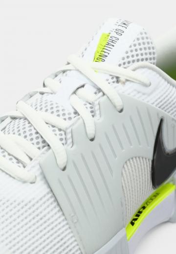 Теннисные кроссовки