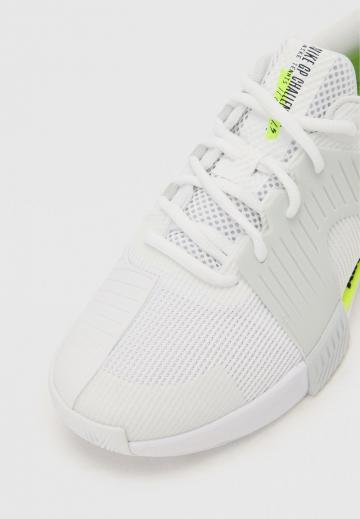 Теннисные кроссовки