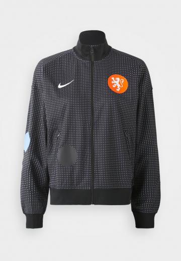 Спортивная куртка